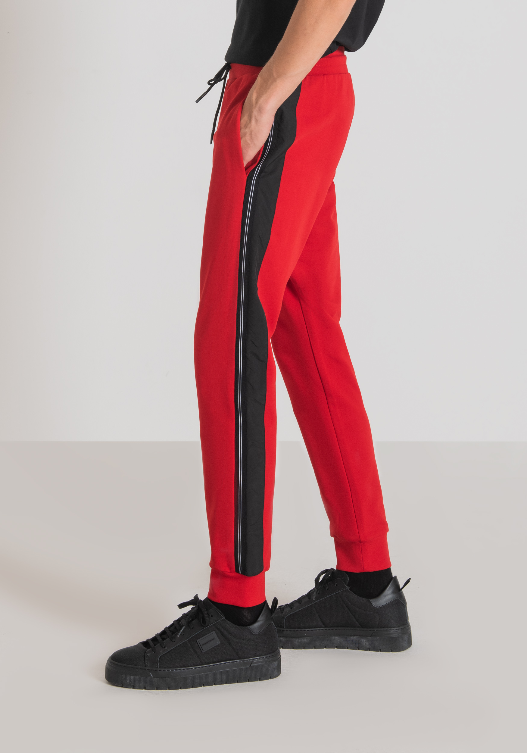 Antony Morato Pantalon Molletone Slim Fit En Coton Elastique Avec Element Contrastant En Tissu Technique Rouge | Homme Pantalons