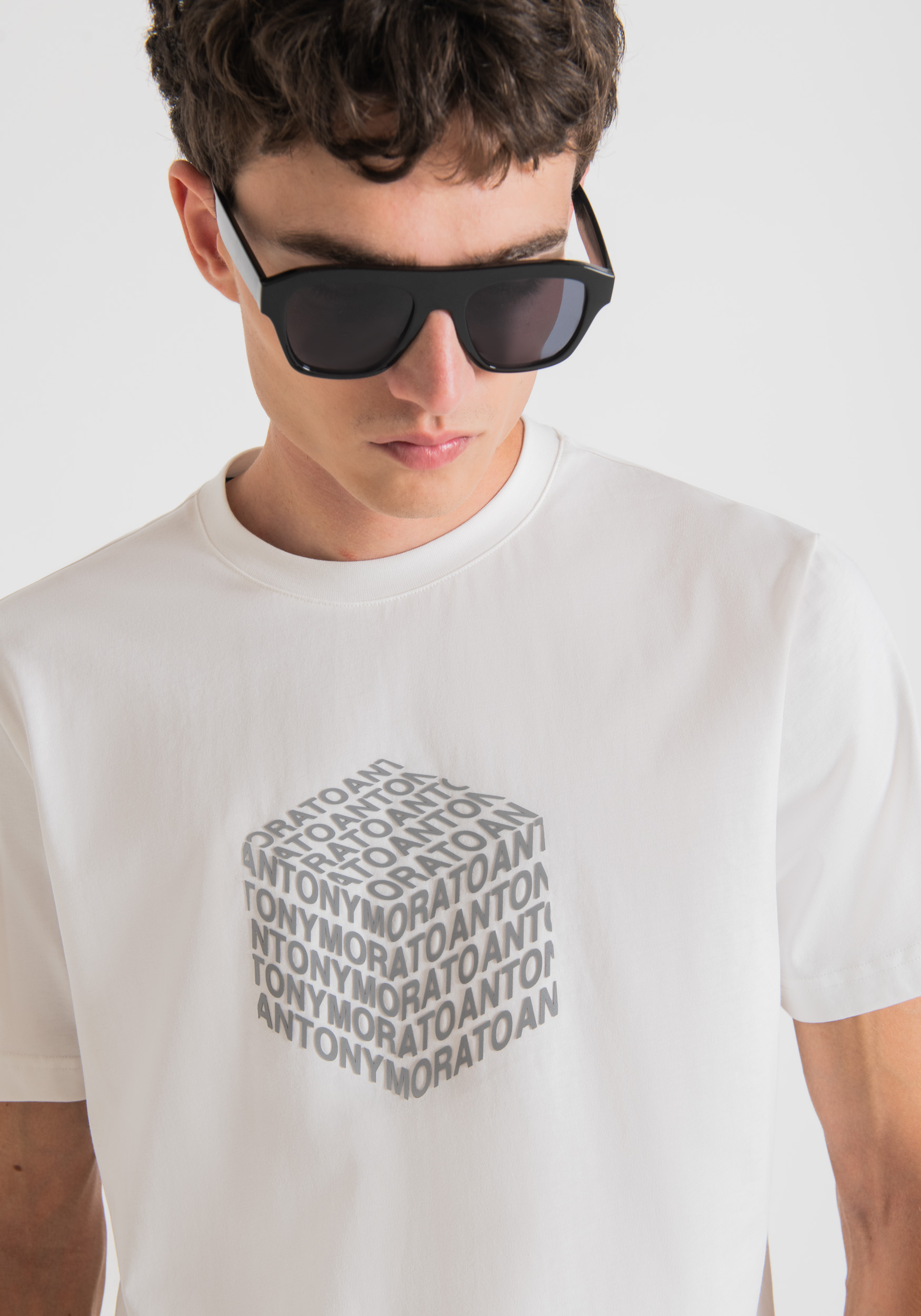 Antony Morato T-Shirt Regular Fit En Coton Avec Imprime Logo Reflechissant Creme | Homme T-Shirts Et Polos
