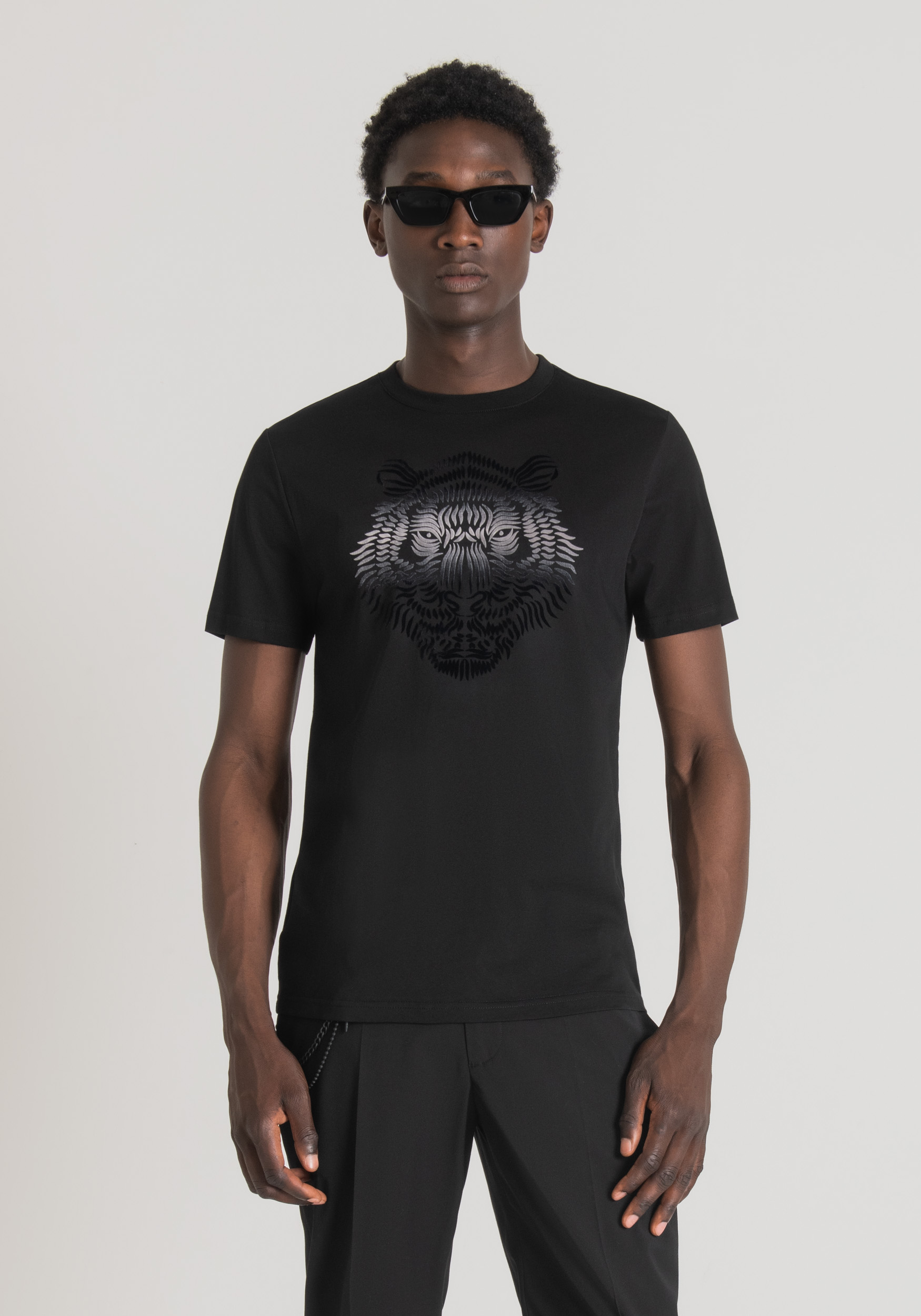 Antony Morato T-Shirt Slim Fit En Coton Avec Imprime Tigre Degrade Noir | Homme T-Shirts Et Polos